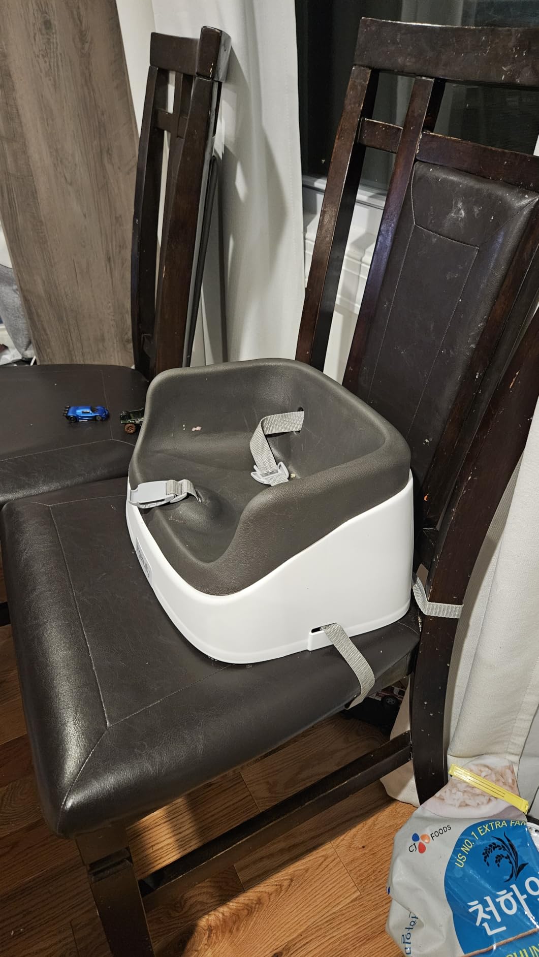 Ingenuity SmartClean Toddler Booster Seat for Kitchen Chair - Lightweight for on-the-go, Easy-Clean, 3-Point Harness Strap customer photo 2