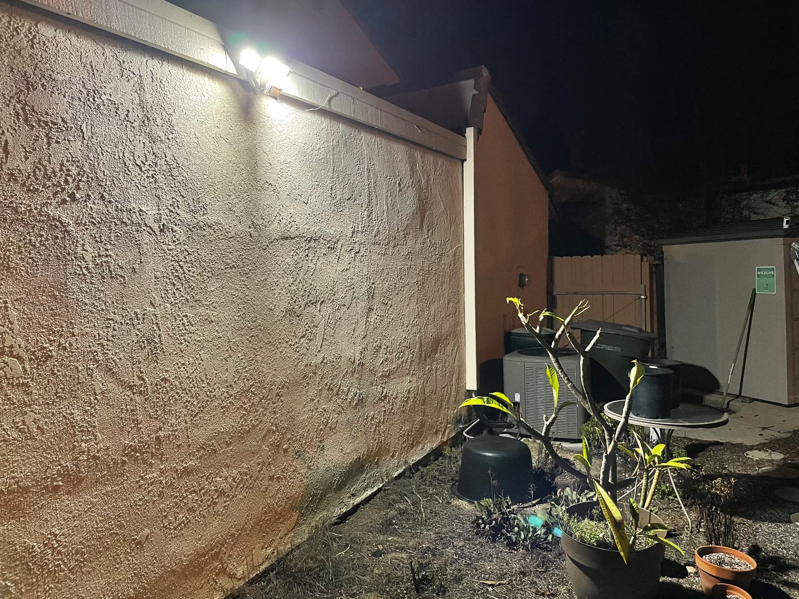 LEPOWER 1600LM LED Solar Security Lights Motion Outdoor, Motion Sensor Light, 5500K White Light, IP65 Waterproof Outdoor Flood Solar Light with 3 Adjustable Head for Yard, Garage (White) customer photo 2