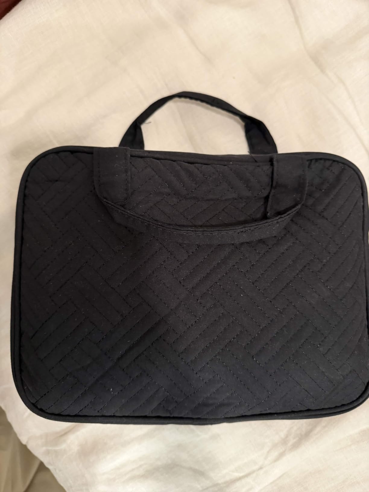 BAGSMART Toiletry Bag Travel Bag with Hanging Hook, Water-resistant Makeup Cosmetic Bag Travel Organizer for Accessories, Shampoo, Full-size Container, Toiletries (Black, Medium) customer photo 1