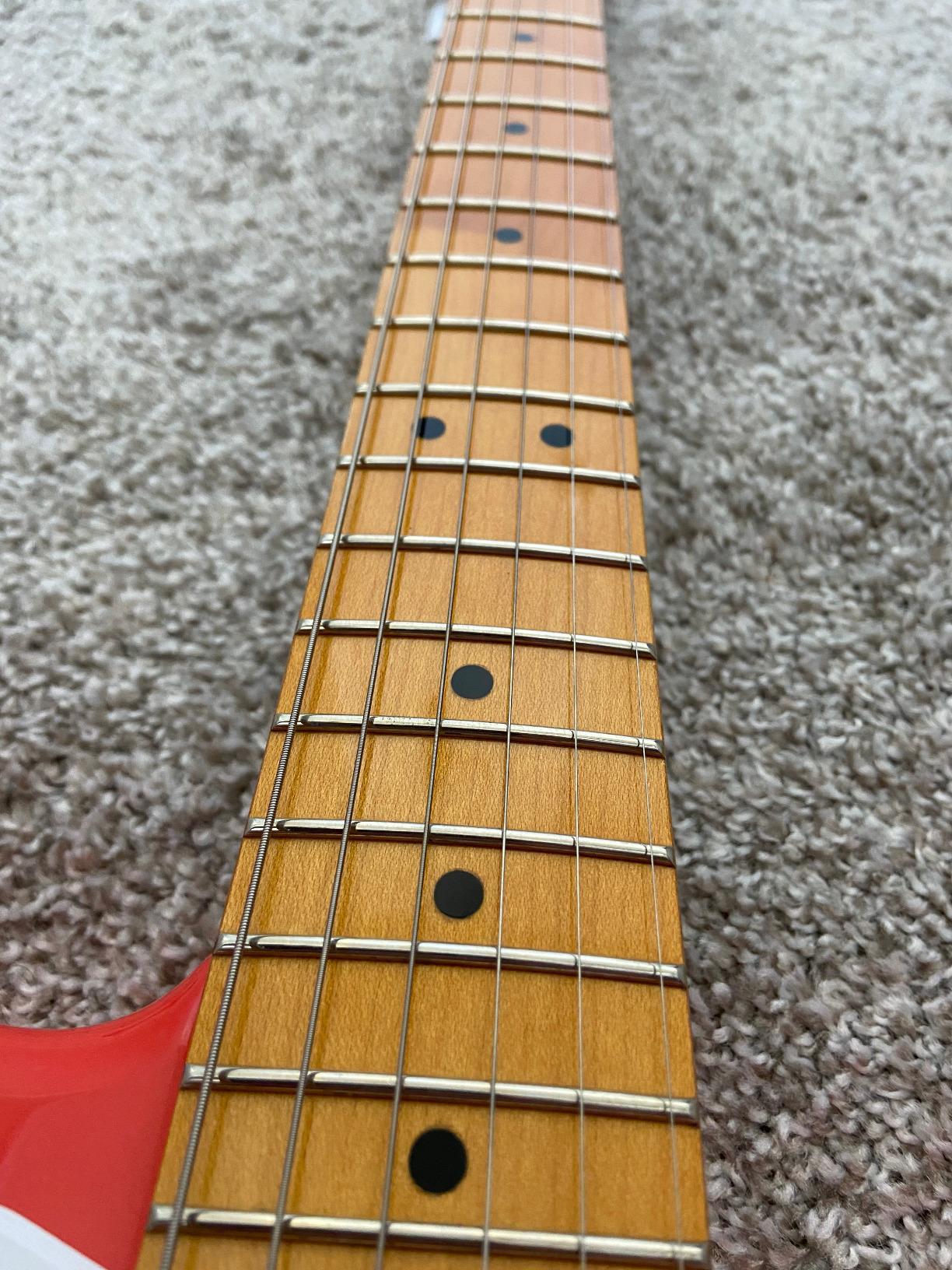Squier Classic Vibe 60s Stratocaster Electric Guitar (Candy Apple Red) customer photo 1