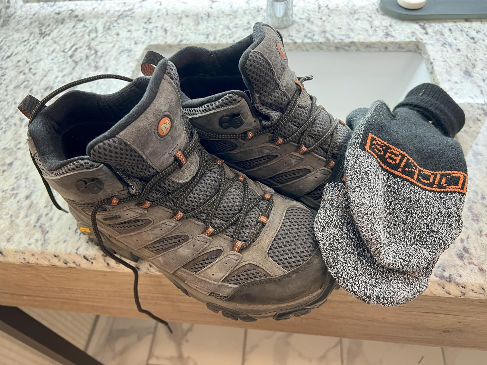 Merrell Men's Moab 2 Mid Waterproof Hiking Boot customer photo 1
