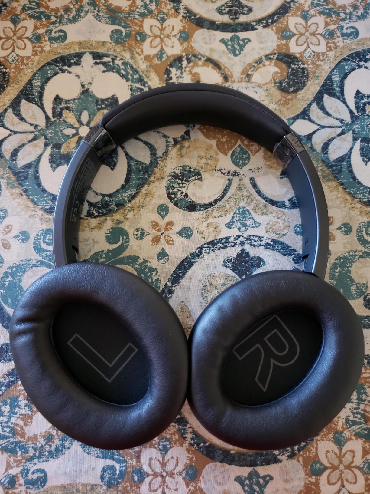 Soundcore Anker Life Q20 Hybrid Active Noise Cancelling Headphones, Wireless Over Ear Bluetooth Headphones, 60H Playtime, Hi-Res Audio, Deep Bass, Memory Foam Ear Cups, Travel, Office, Micro Charging customer photo 2