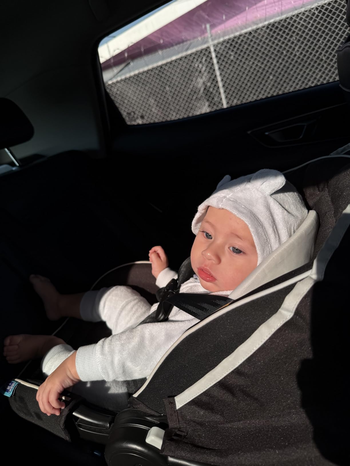 Graco SnugRide Lite LX Infant Car Seat, Lightweight Rear-Facing Seat for Babies 4-30 lb, 4-Position Adjustable Base, LATCH Installation & ProtectPlus Engineered, Studio customer photo 1