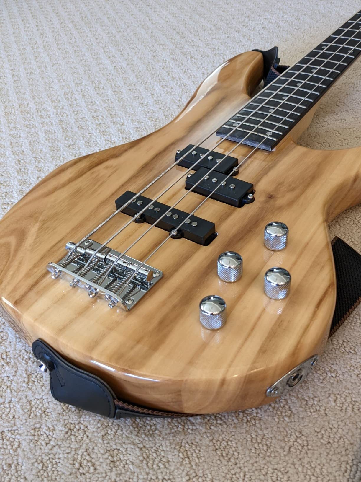 GLARRY Electric Bass Guitar Full Size 4 String Exquisite Stylish Bass with Power Line, Bag and Wrench Tool (Natural Wood) customer photo 2
