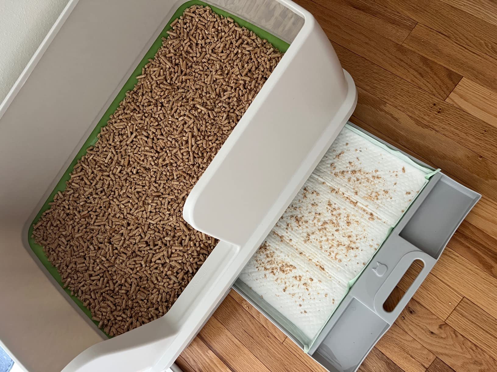 Purina Tidy Cats Litter System, Non-Clumping, Breeze XL All-in-One Odor Control & Easy Clean Multi Cat Box - 18 lb. Box customer photo 1