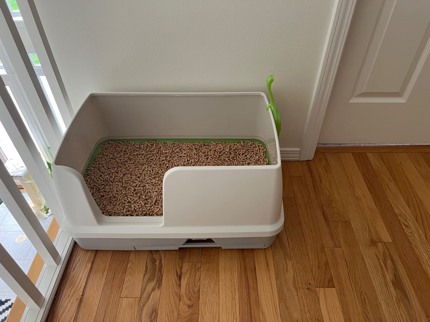 Purina Tidy Cats Litter System, Non-Clumping, Breeze XL All-in-One Odor Control & Easy Clean Multi Cat Box - 18 lb. Box customer photo 2