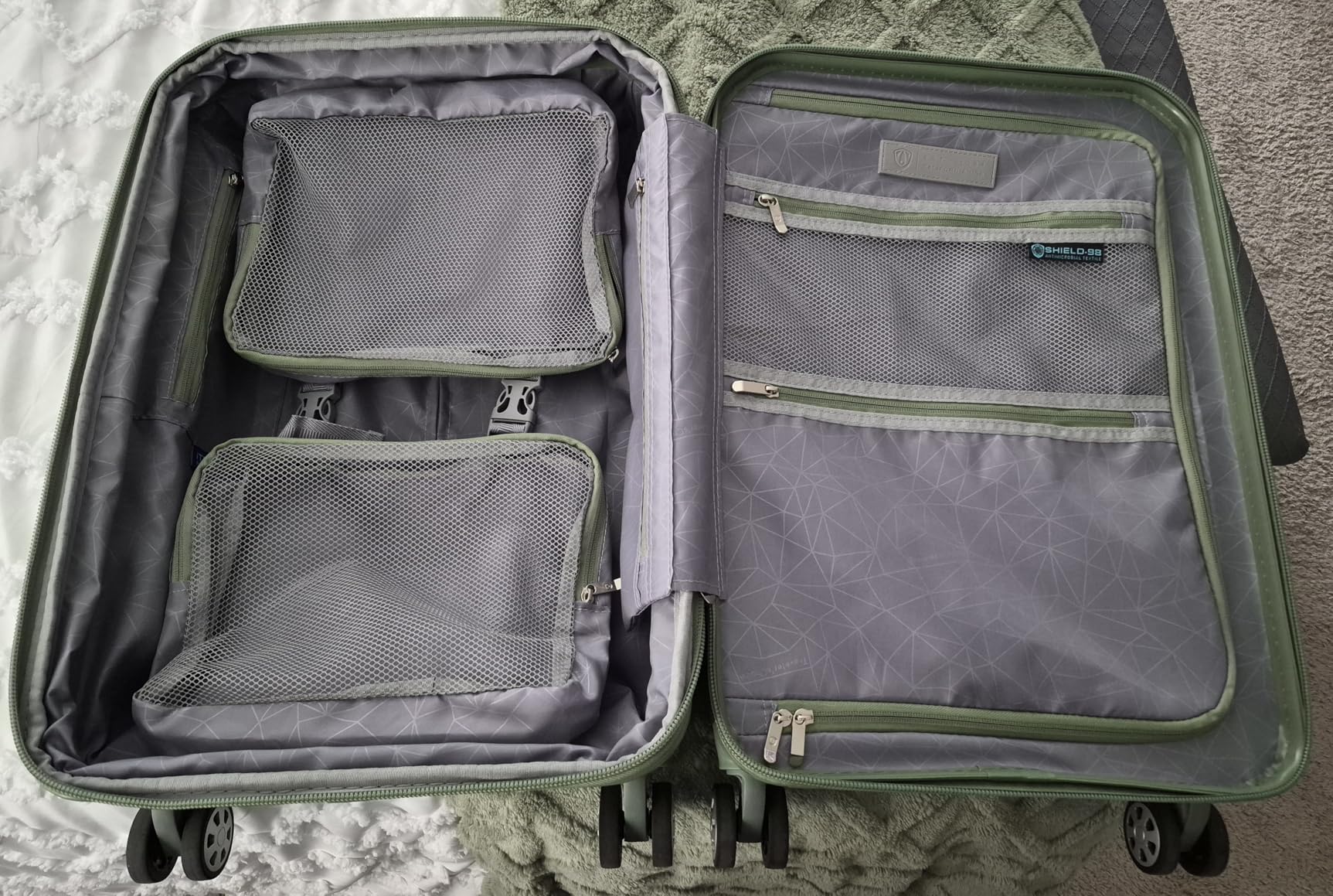 Traveler's Choice Pagosa Hardshell Expandable Luggage with Spinner Wheels, Black, 26-Inch Medium customer photo 1