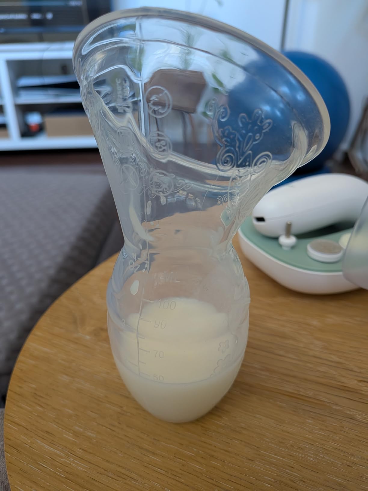 haakaa Manual Breast Pump for Breastfeeding 4oz/100ml and Ladybug Milk Collector 2.5oz/75ml Combo, Food-Grade Silicone customer photo 1