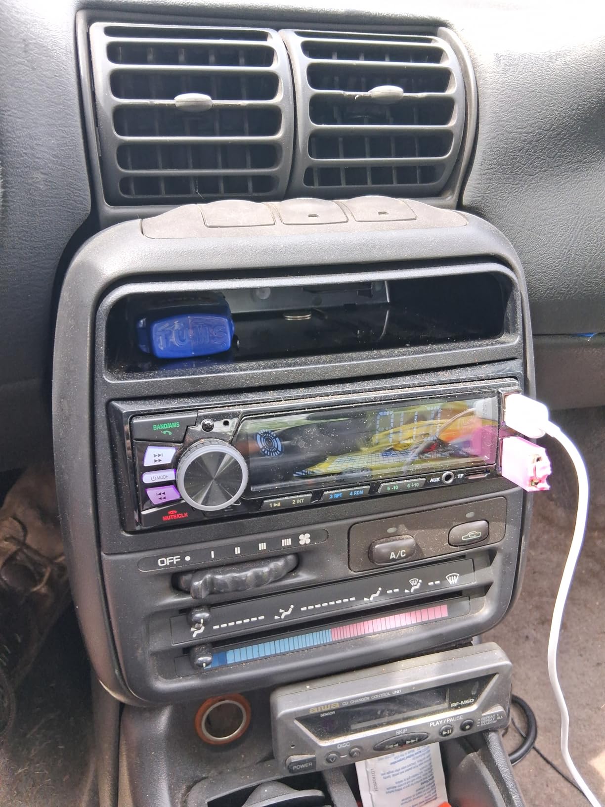 Car Radio Bluetooth Single DIN Car Stereo with Bluetooth, Car Audio with Push to Talk Button for Handsfree Calling, FM/MP3/EQ/SD/AUX, Dual USB, iOS & Android App Control, 7 LED Colors | No CD Player customer photo 1