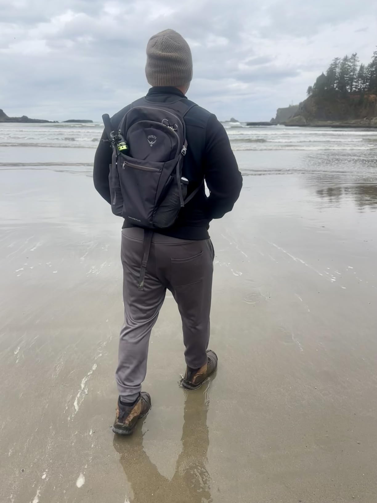 Osprey Daylite Plus Commuter Backpack - Lightweight, Everyday Pack with Laptop Sleeve and Water Bottle Pockets - Ideal for Work, School, and Travel with Versatile Storage Options, Black customer photo 1