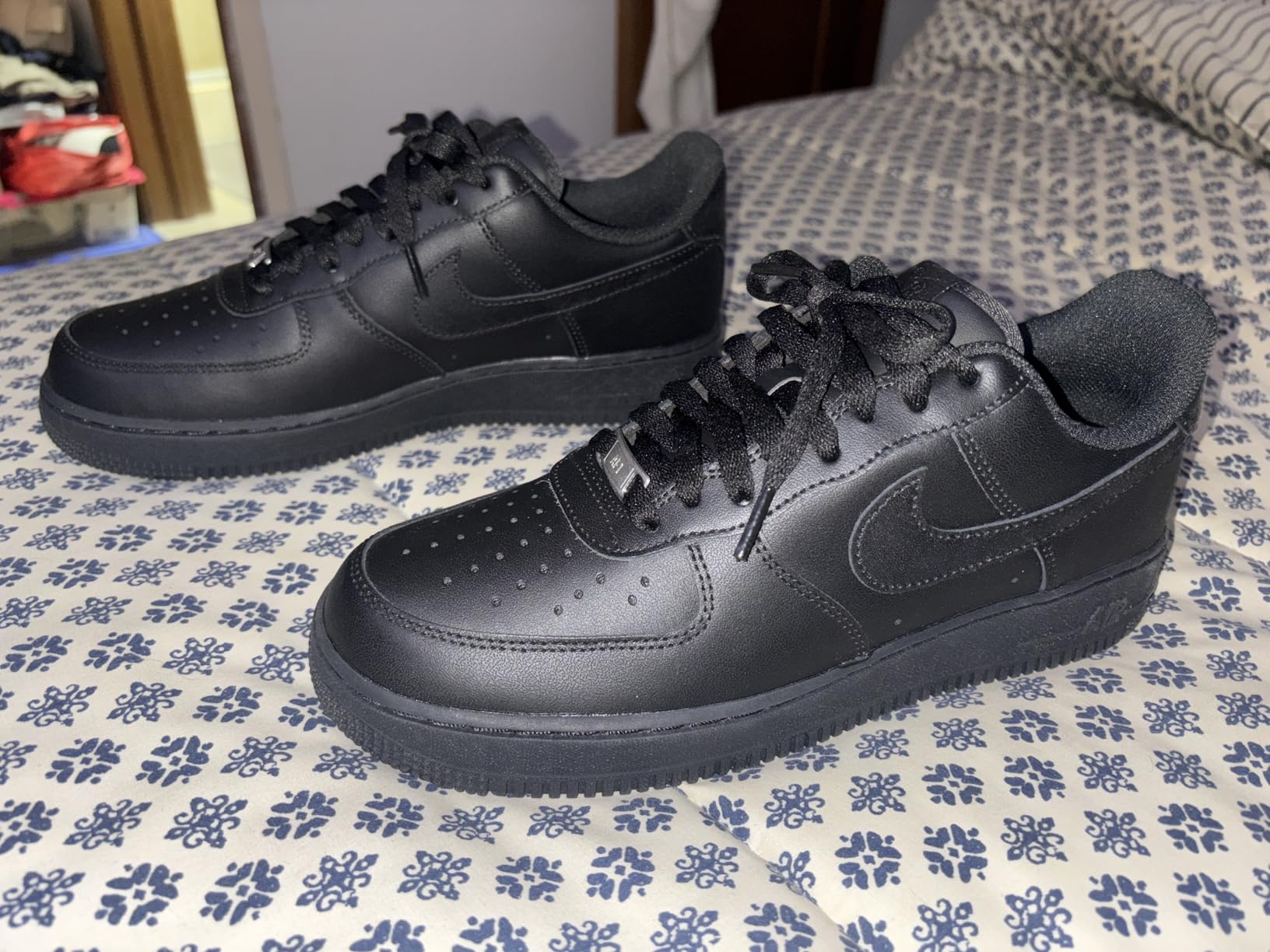 Nike Men's Air Force 1 '07 Sneaker customer photo 1