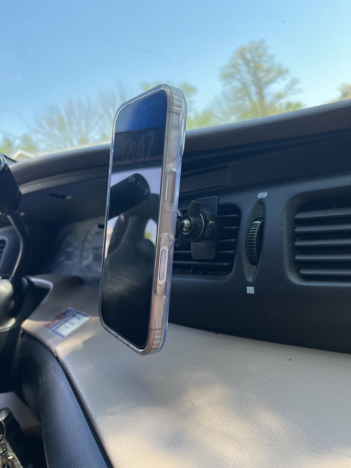 VICSEED for MagSafe Car Mount [Upgraded Strongest Magnet Power] Magnetic Phone Holder for Car Vent 360 Adjustable Magnetic Car Phone Holder Mount for iPhone 17 Pro Max 16 15 14 13 12 Plus Mini customer photo 1