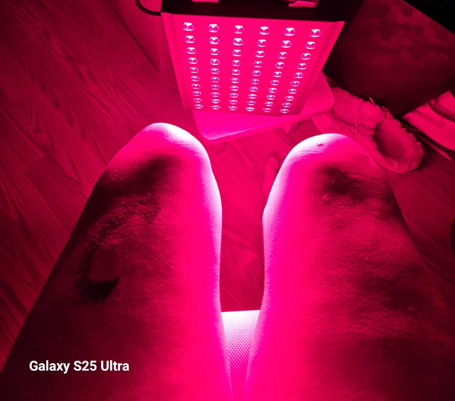 Hooga Red Light Therapy Panel Device PRO300 - 660nm Red & 850nm Near Infrared Light Therapy, LED Light Therapy Lamp for Face & Body, Dual Chip LEDs customer photo 2