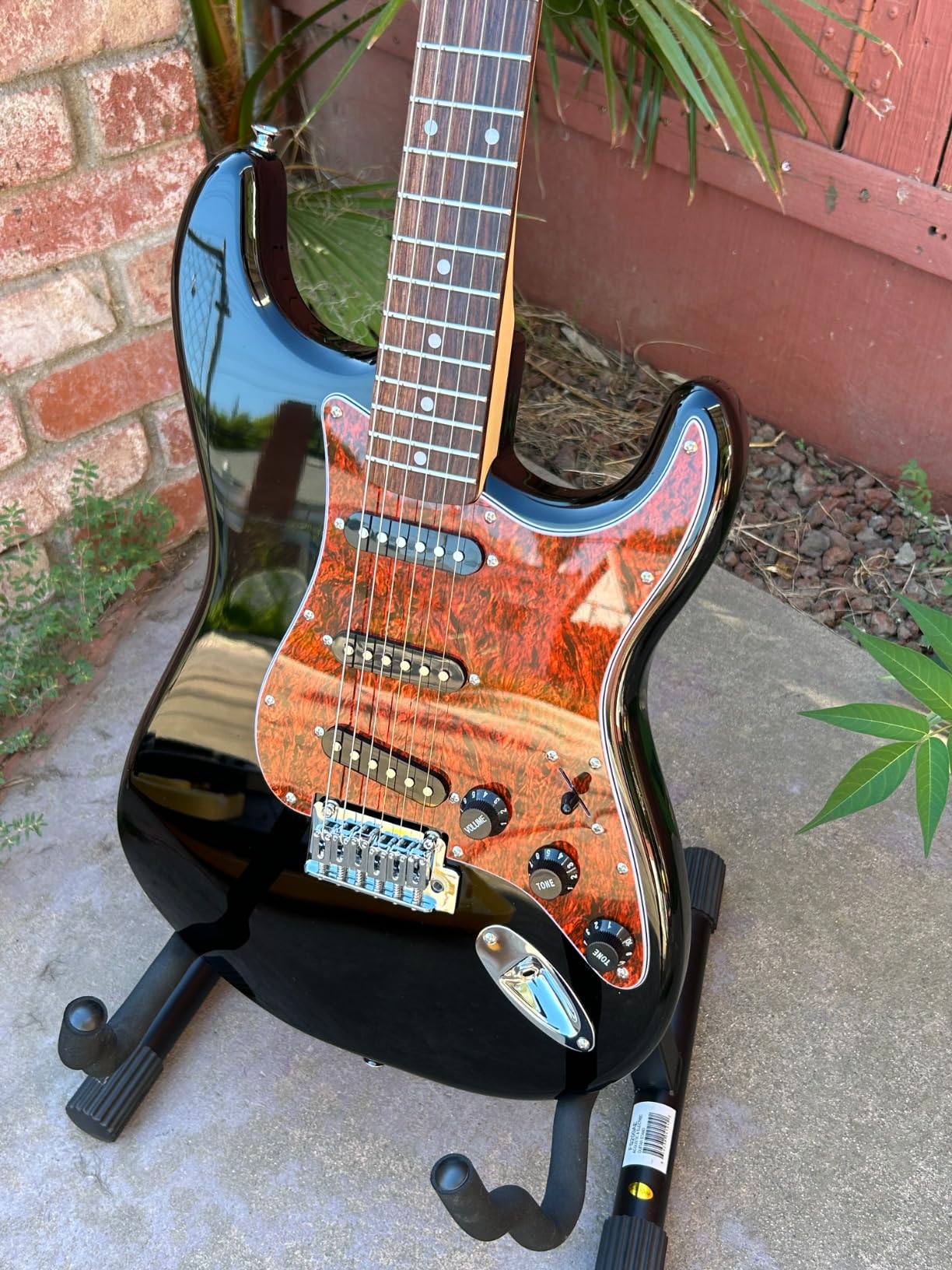 Fender Squier Affinity Stratocaster HSS - Metallic Black Bundle with Frontman 10G Amplifier, Gig Bag, Instrument Cable, Tuner, Strap, Picks, and Austin Bazaar Instructional DVD customer photo 1