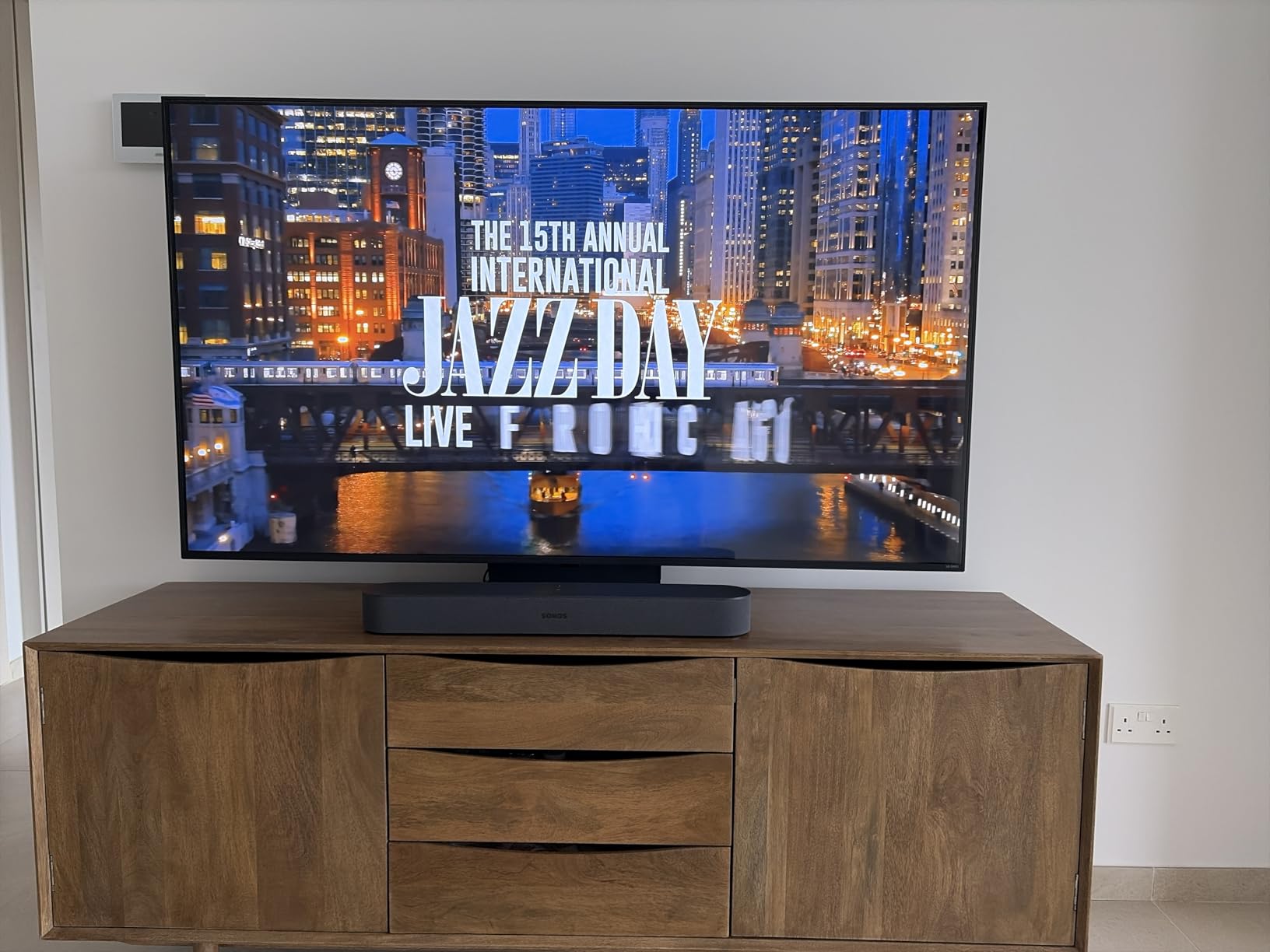 Sonos Beam Gen 2 - Soundbar with Dolby Atmos customer photo 1