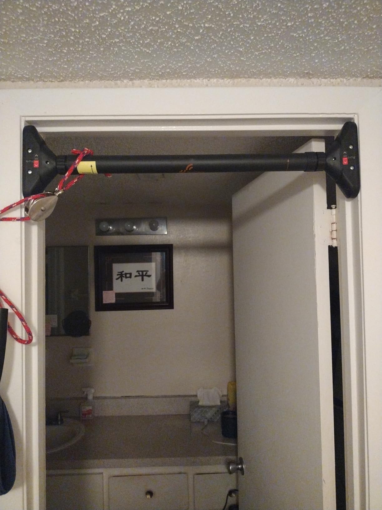 Sportneer Pull Up Bar: Strength Training Chin up Bar No Screws - Adjustable 29.5''-37'' Width Locking Mechanism - Max Load 440lbs customer photo 1