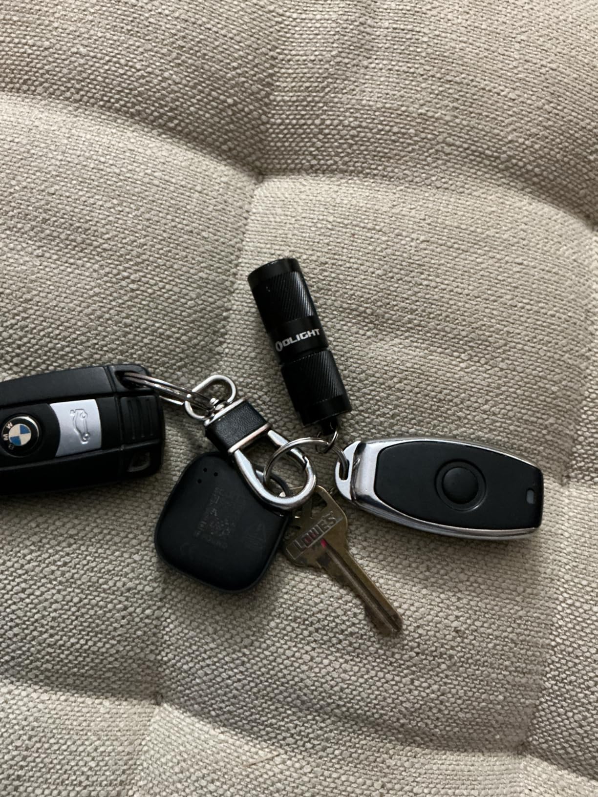 OLIGHT I1R 2 Pro Eos 180 Lumens EDC Rechargeable Keychain Flashlight, Powered by Built-in Rechargeable Battery with Type-C USB Cable, Slim Mini Handheld Light for Everyday Carry (Black) customer photo 2