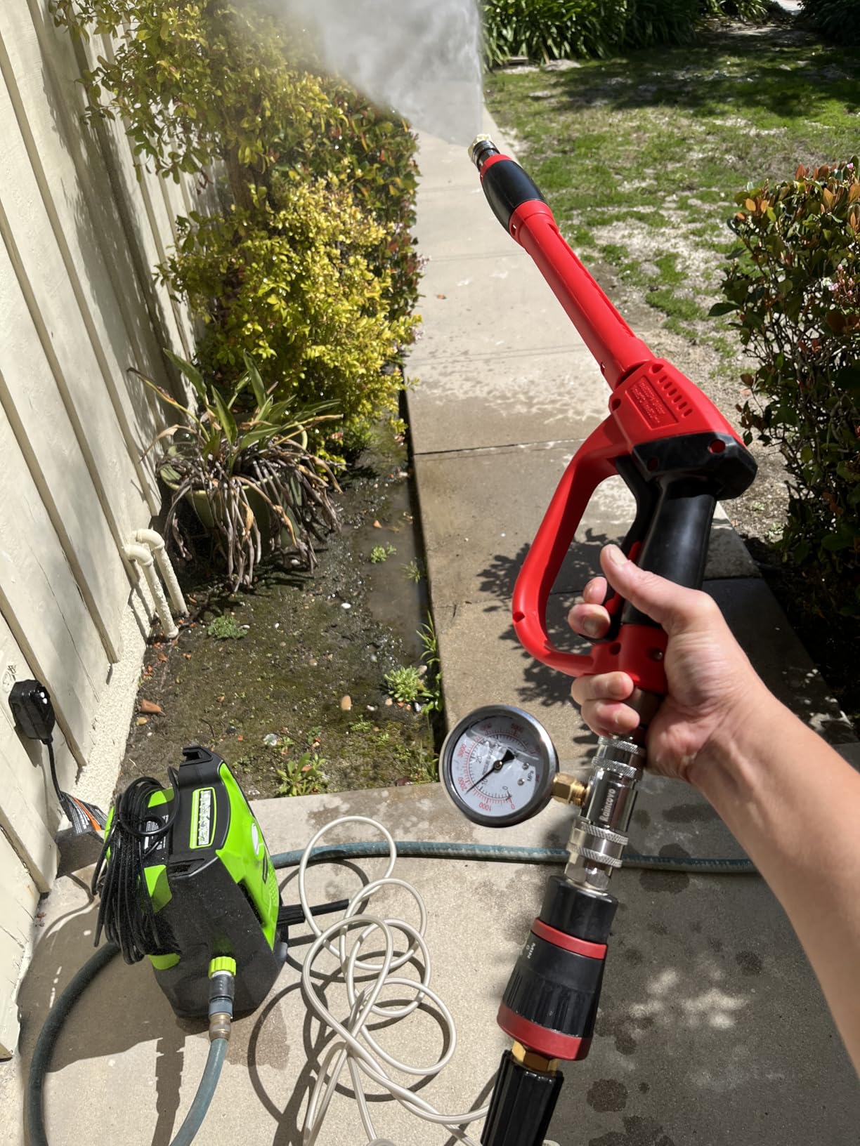 Greenworks Compact Electric Pressure Washer, 1.2 GPM (CSA Certified, Lightweight, 20 FT Tangle-Free Hose, 35 FT Power Cord) Great For Cars, Fences, Patios, Driveways, Decks and Patios customer photo 2