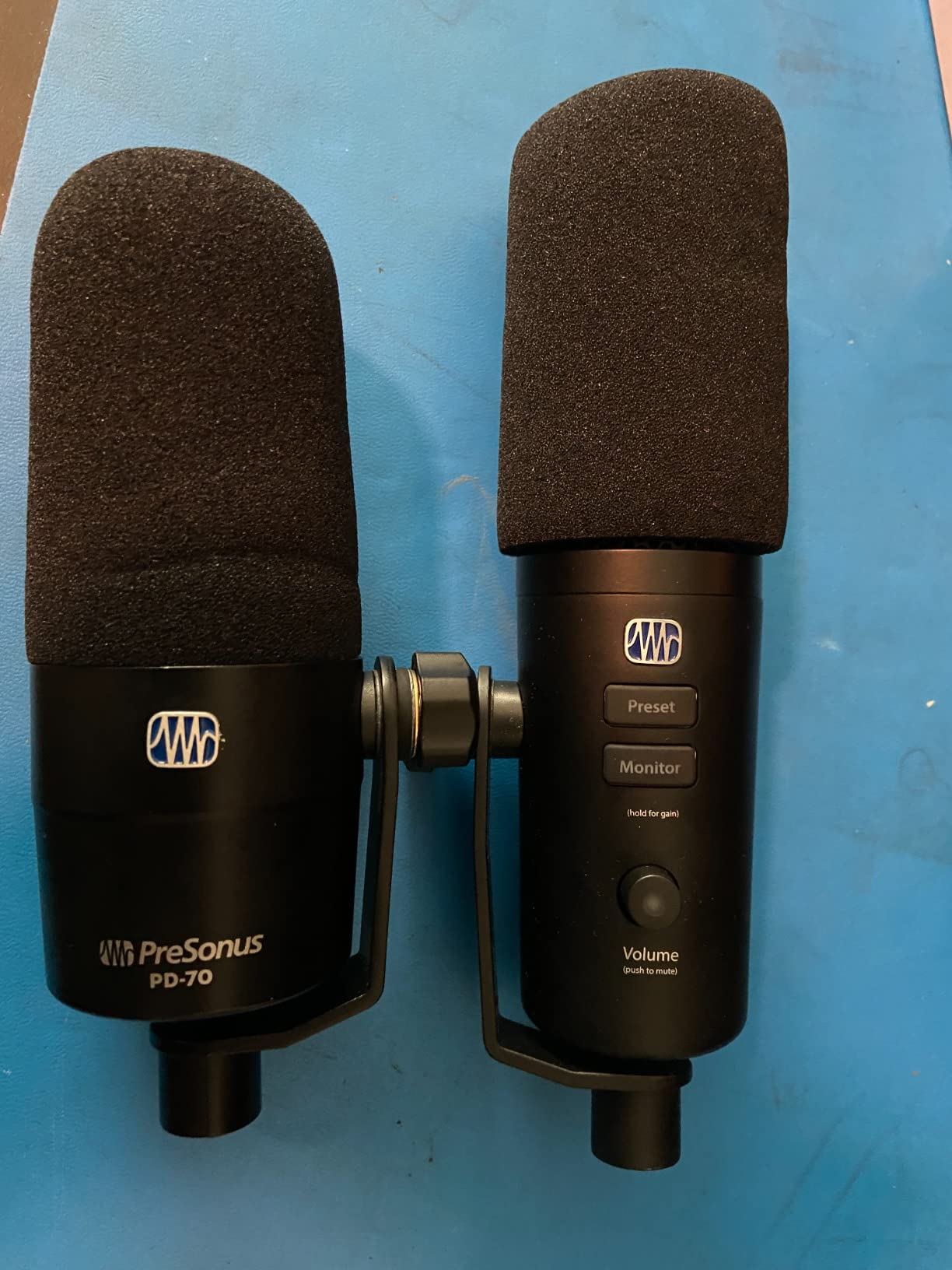 PreSonus Revelator Dynamic USB Microphone for recording, podcasts, and streaming with onboard effects and easy-to-use presets plus a built-in mixer and Studio One DAW Recording Software customer photo 2