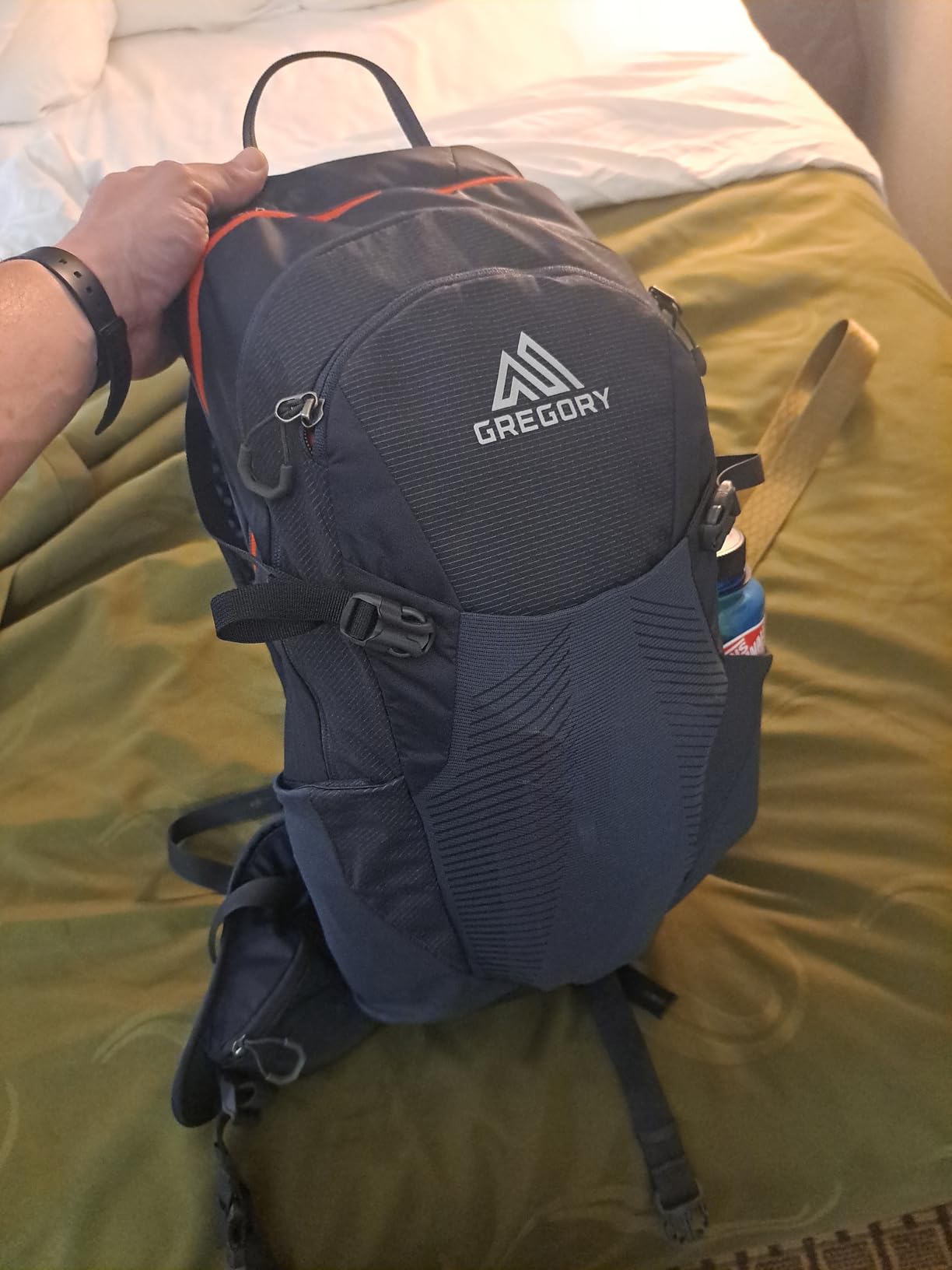 Gregory Salvo 16L H2O Unisex Day Hiking/Backpacking Hydration/Mountain Biking Backpack, 3L Water Reservoir/Bladder Included, One Size Fits All, Ozone Black customer photo 1