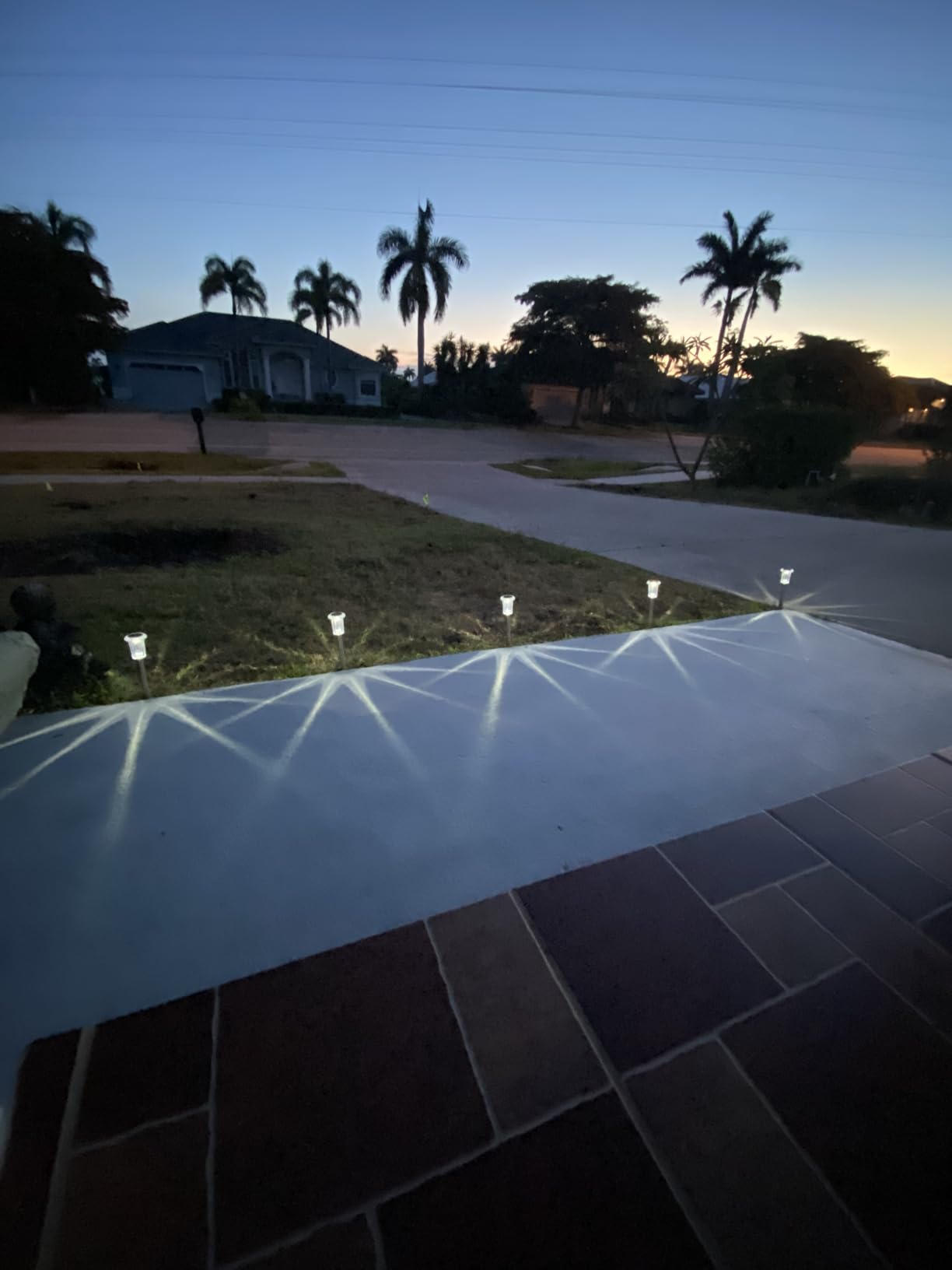 Eyrosa Solar Outdoor Lights, 10 Pack Waterproof Stainless Steel Solar Stake Lights for Pathway Garden Yard Path Walkway Driveway Lawn Patio Outside Decor, Cool White customer photo 2