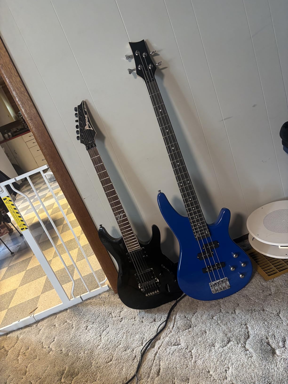 Ktaxon 4 String Electric Bass Guitar, Full Size Standard Right Handed Rosewood Fingerboard Beginner Kit with Cable Wrench Tool (Sunset) customer photo 1