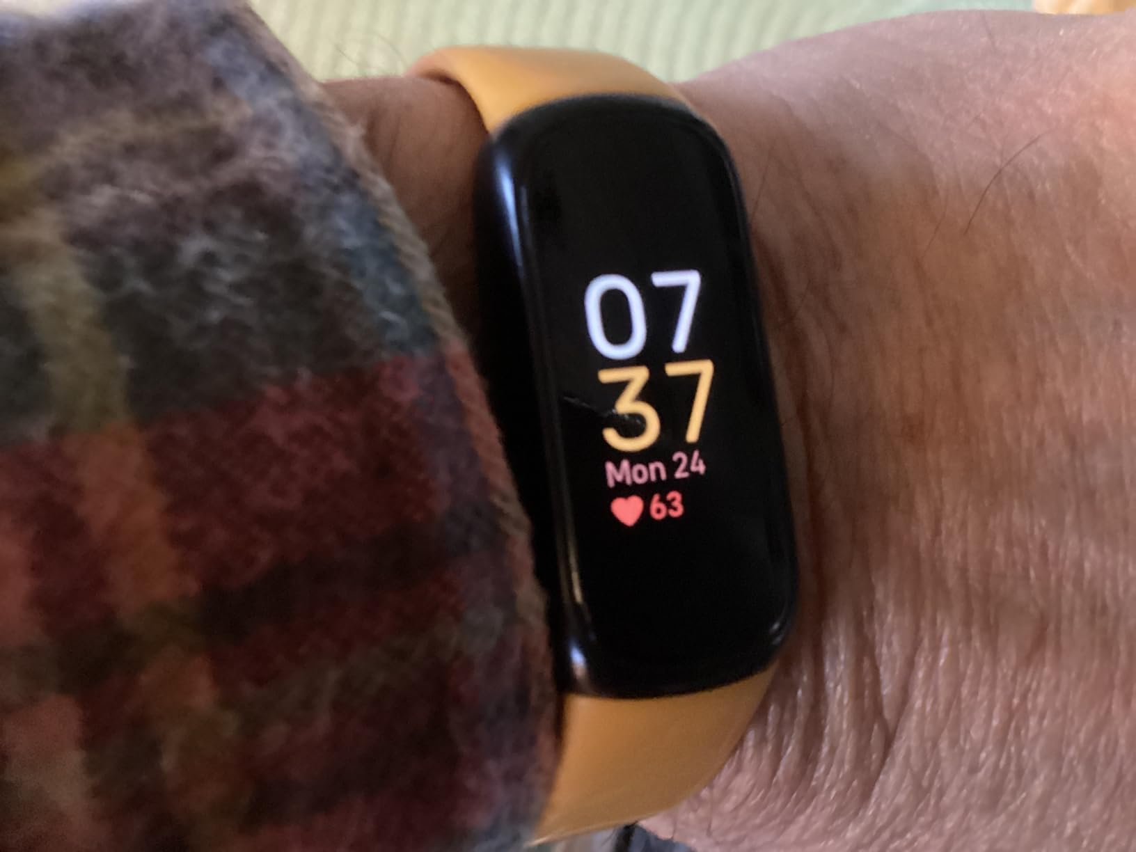 Fitbit Inspire 3 Health & Fitness Tracker with Stress Management, Workout Intensity, Sleep Tracking, 24/7 Heart Rate and more, Lilac Bliss/Black, One Size (S & L Bands Included) customer photo 1