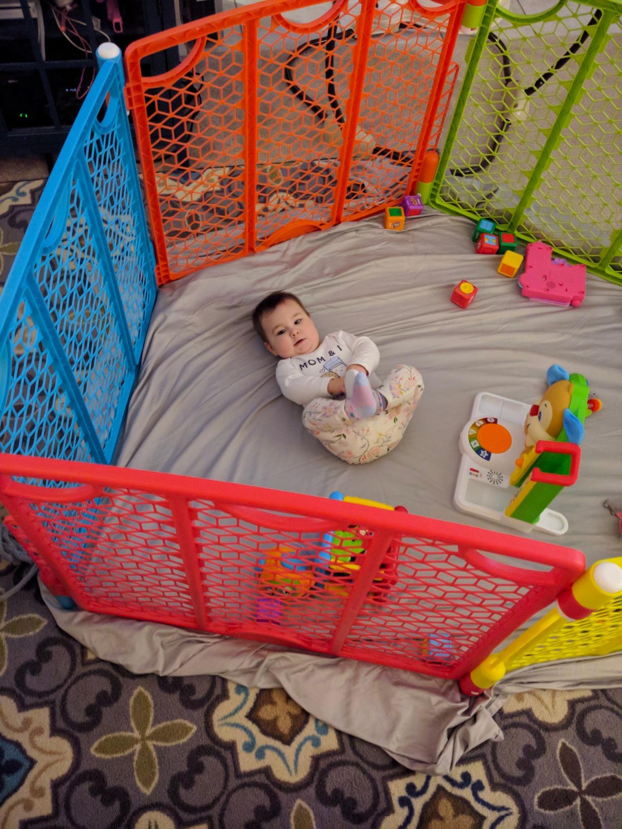 Evenflo Versatile Play Space Adjustable Play Area, Plastic, 8-Panel (Cool Gray) customer photo 2