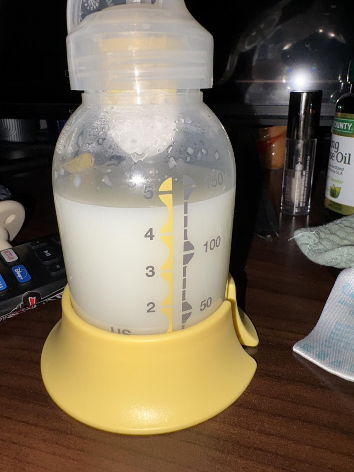 Medela Perfect Pair Bundle with Medela Harmony Manual Breast Pump & Silicone Breast Milk Collector, Lightweight and Discreet customer photo 2