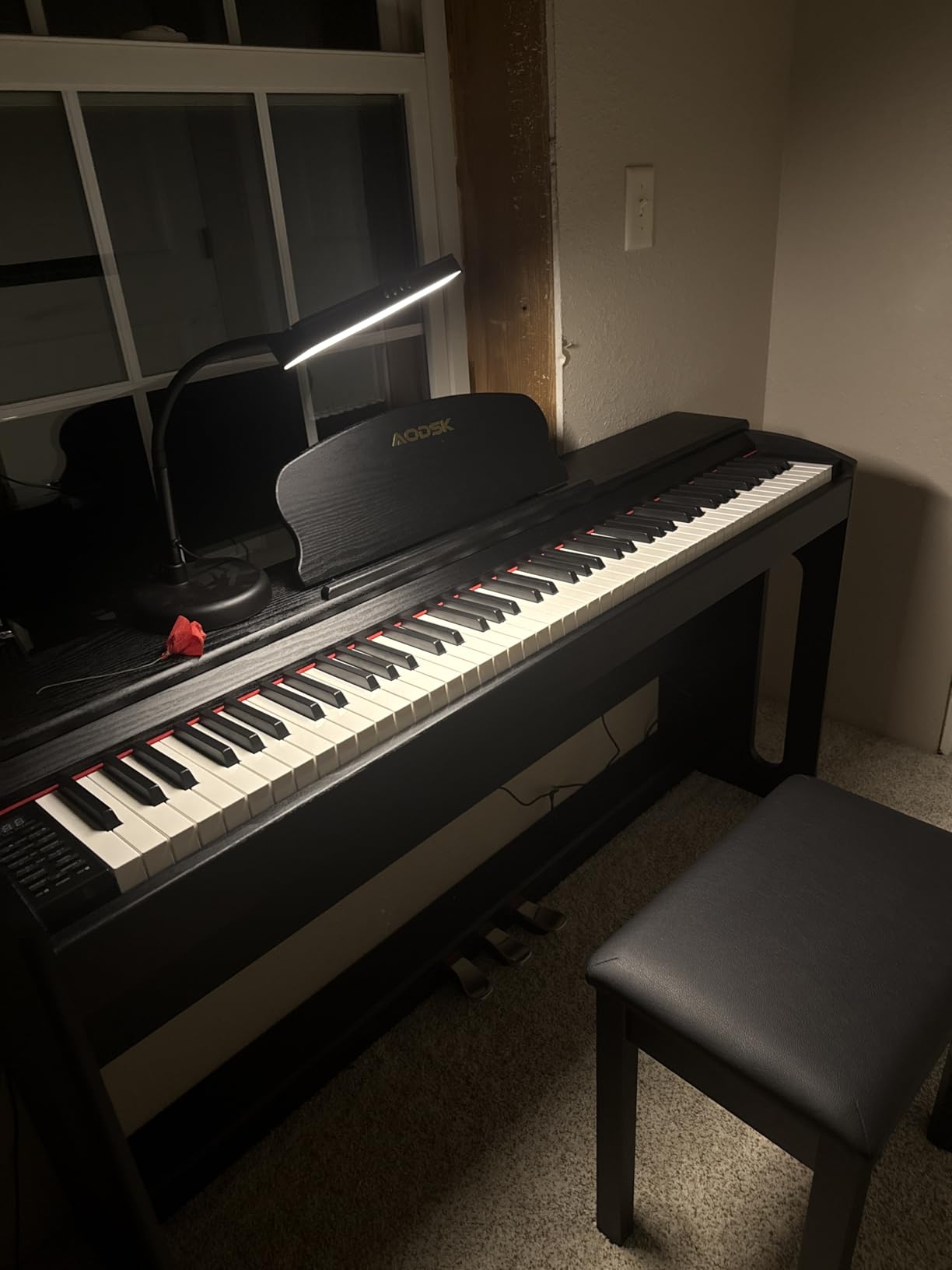 AODSK 88-Key Weighted keyboard piano,Hammer Action Digital Piano with Speakers,Furniture Stand and Triple Pedals,piano keyboard 88 keys Beginner's Course- Support Headphones,Piano Lessons,B-83S customer photo 2