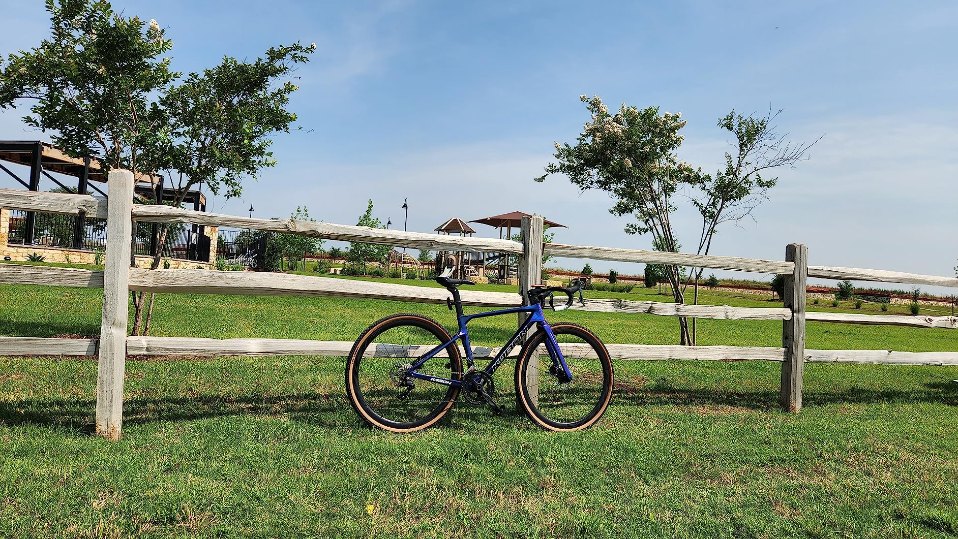 KABON Carbon Gravel Road Bike, T800 Carbon Fiber Frame 700C Road Bike with 18 Speeds Drivetrain, Integrated Carbon Handlebar, Disc Brakes customer photo 1