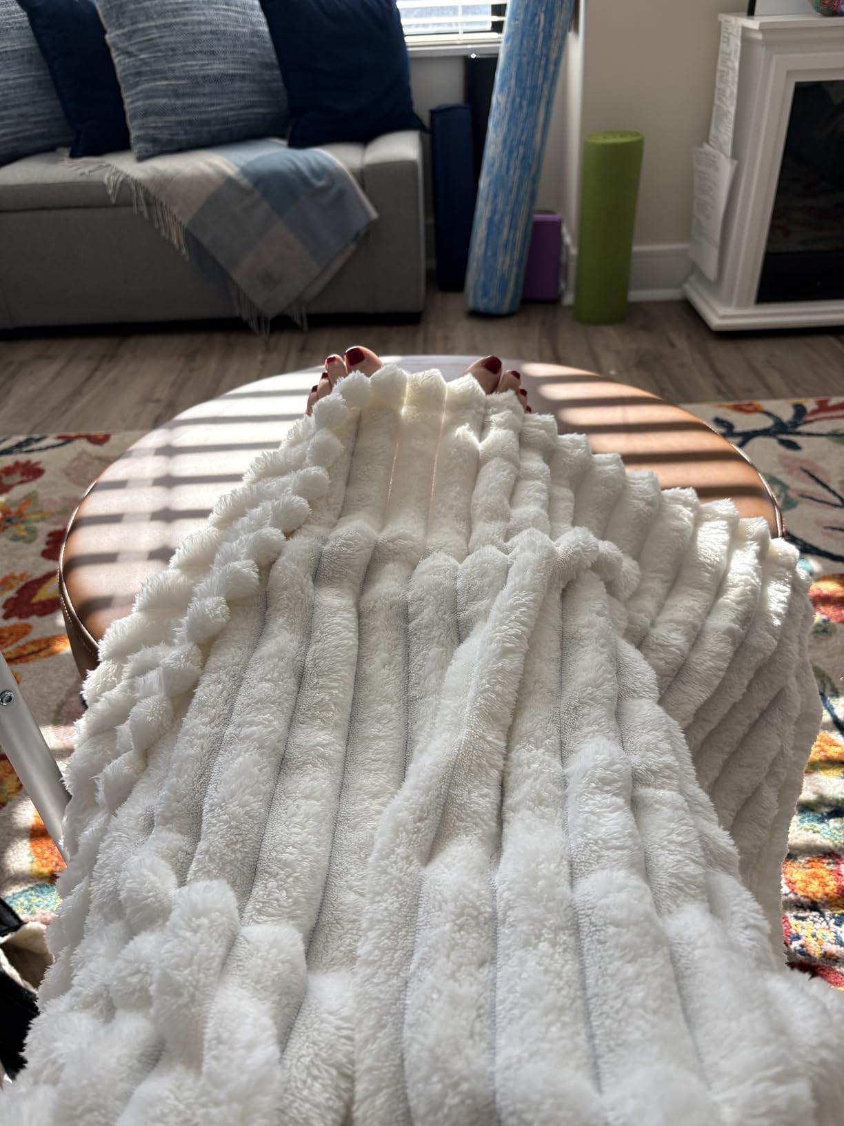 Bedsure GentleSoft White Throw Blanket for Couch - Mothers Gifts Day Graduation Teacher Birthday Gifts for Women Mom Her, Cozy Fleece Throw Blanket for Girl, Room Home Decor, Off White, 50x60 Inches customer photo 1