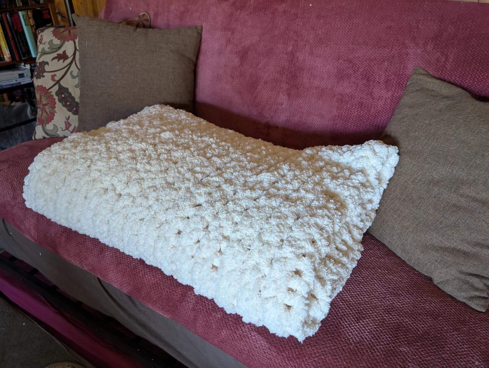 L'AGRATY Chunky Knit Blanket Throw, Soft Chenille Yarn Throw Blanket 50x60, Handmade Cable Knit Crochet Blanket, Large Knit Blankets Chunky Yarn for Couch Sofa Bed Home Decor customer photo 2