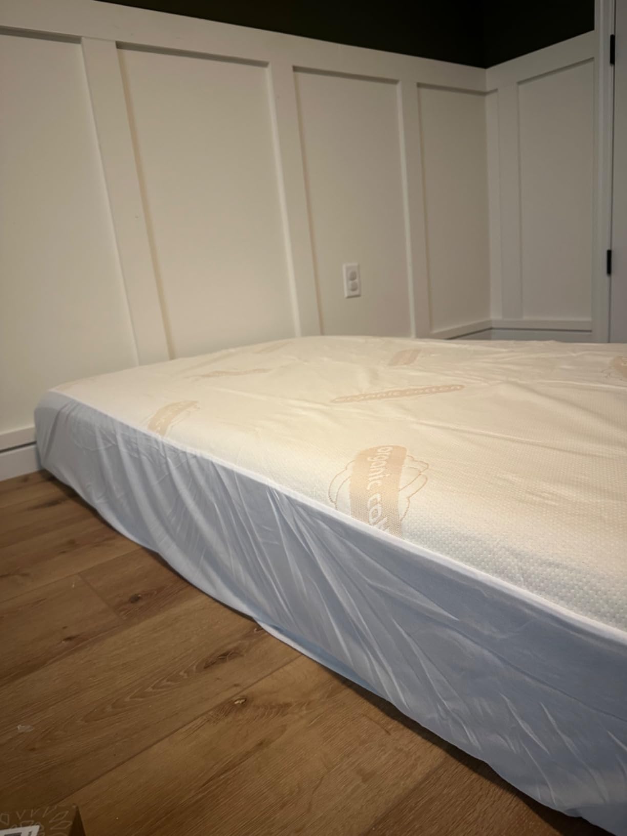 Waterproof Organic Mattress Protector Queen Size - Soft OCS Certified Organic Cotton Surface Mattress Cover - Noiseless & Breathable 250 GSM Mattress Pad - Deep Pocket Fitted Design customer photo 2