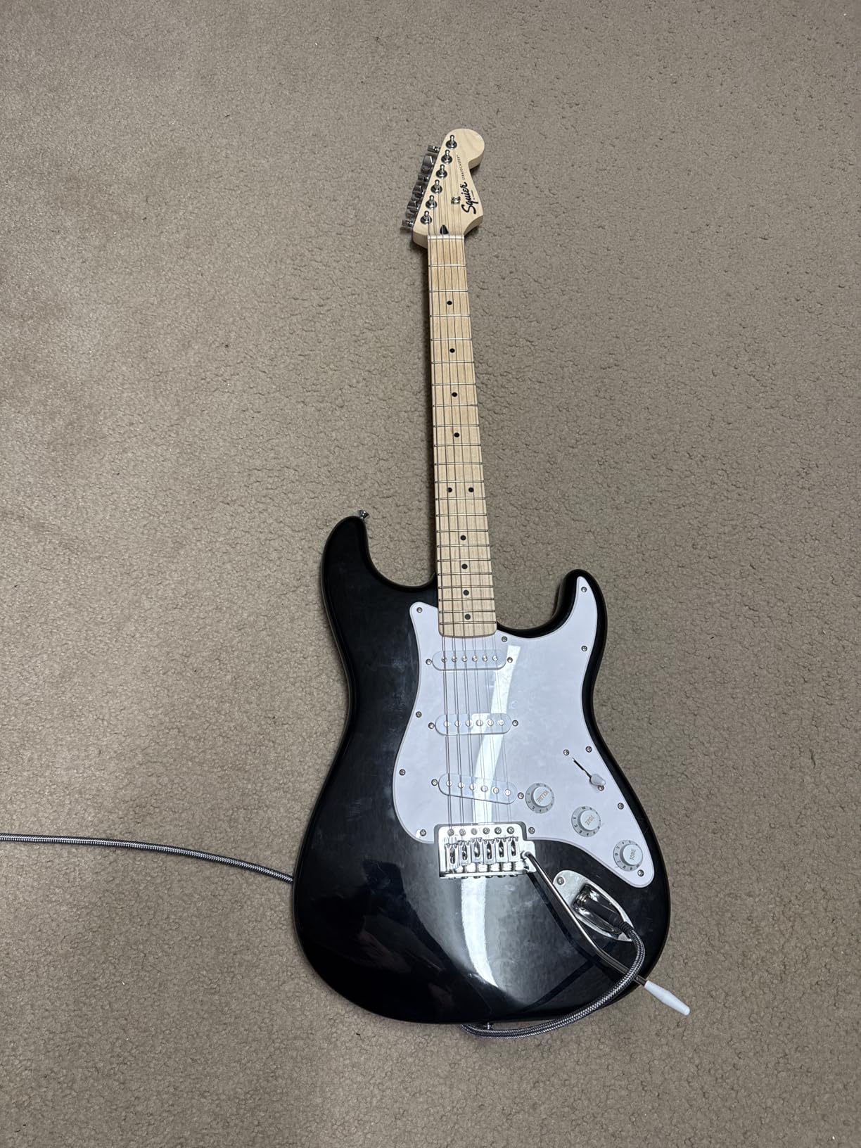 Squier Sonic Stratocaster Electric Guitar Pack with Gig Bag, 10G Amp, Accessories customer photo 2