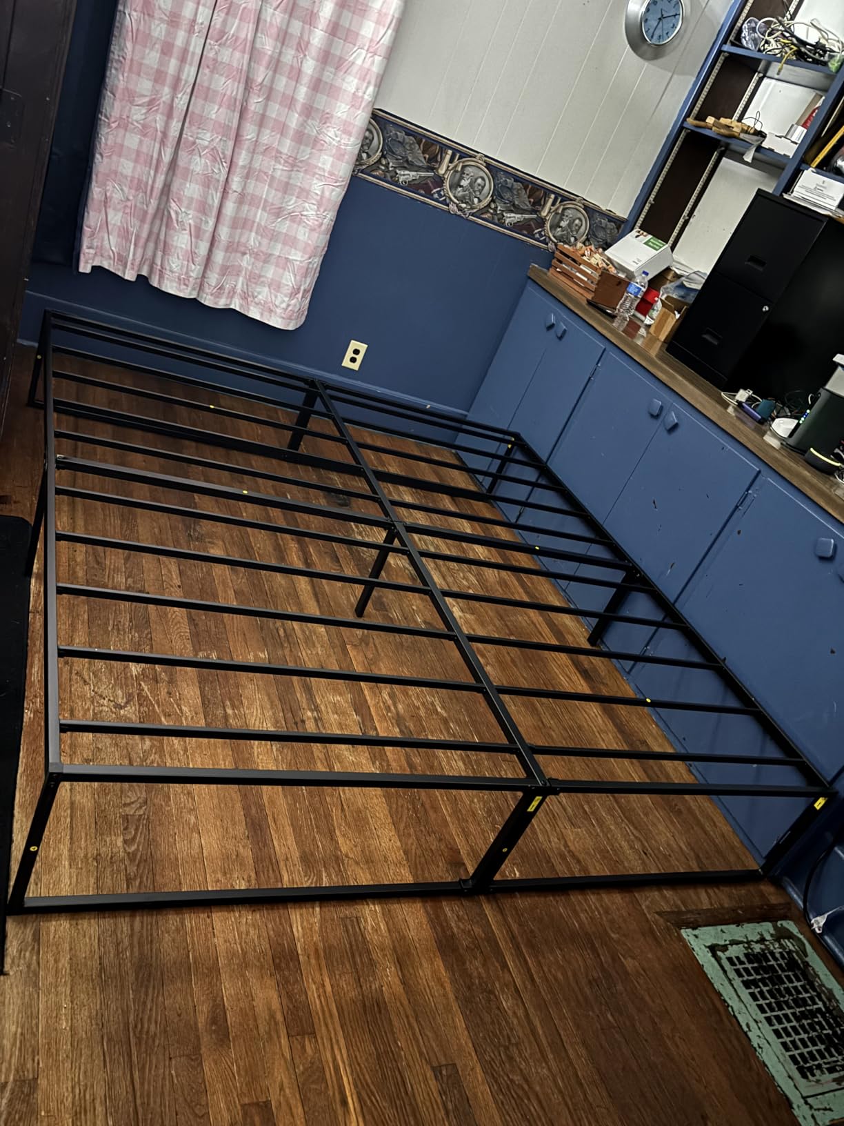 Lutown-Teen 14 Inch Queen Bed Frame Heavy Duty Steel Slat Support Metal Platform Bed, No Box Spring Needed, Easy Assembly, Black customer photo 1