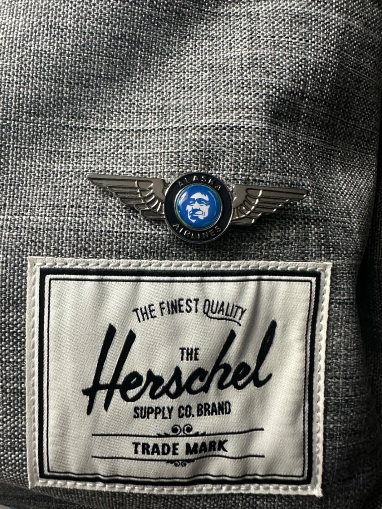 Herschel Classic Backpack, Navy, Mod XL - 25L - Water-Resistant, Classic Design customer photo 2
