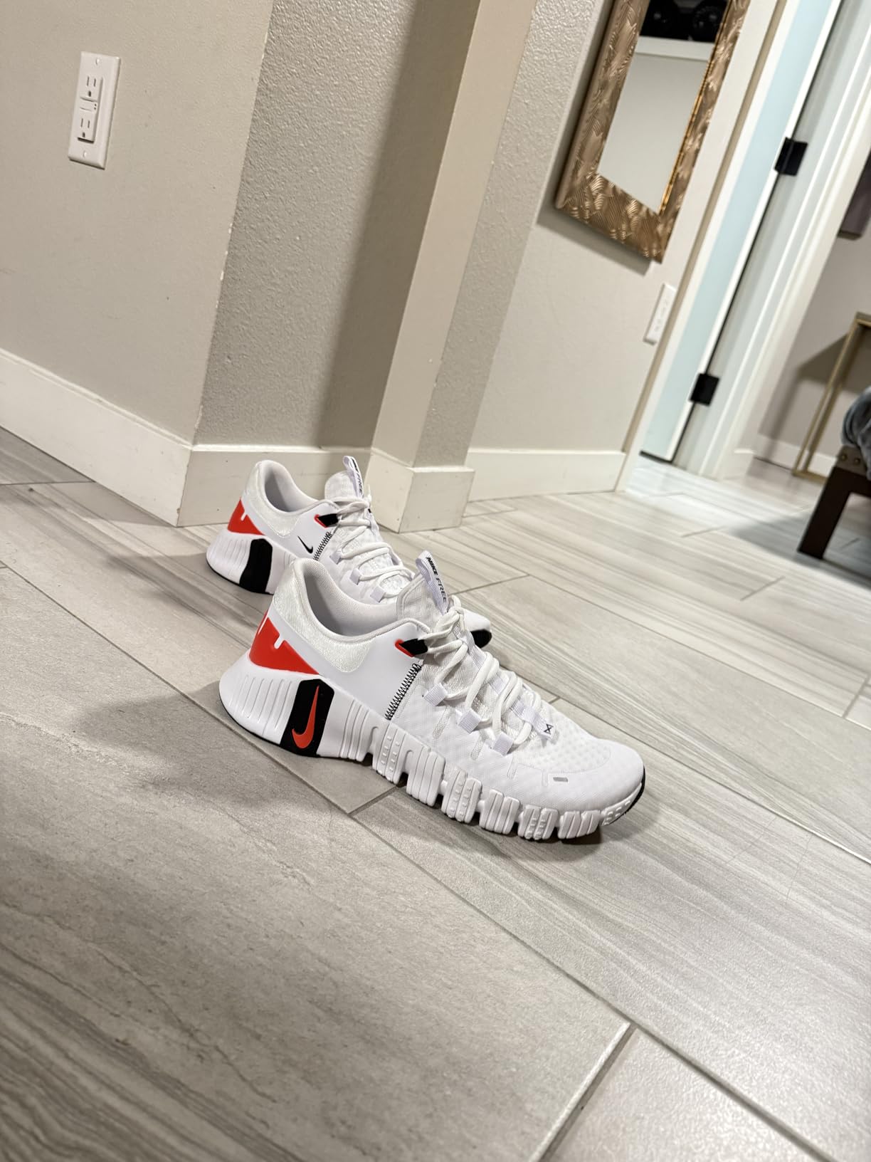 Nike Mens Nike Free Metcon 5 Sneaker customer photo 2