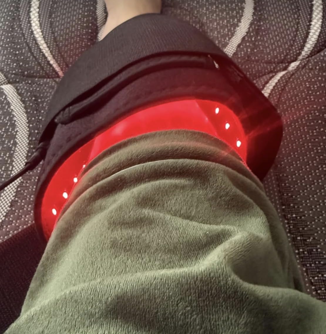 Red Light Therapy Pad for Body Back Knee Shoulder Hands Feet Portable 660nm 850nm Home Use 3 Chips in 1 Infrared Wrap Belt customer photo 1