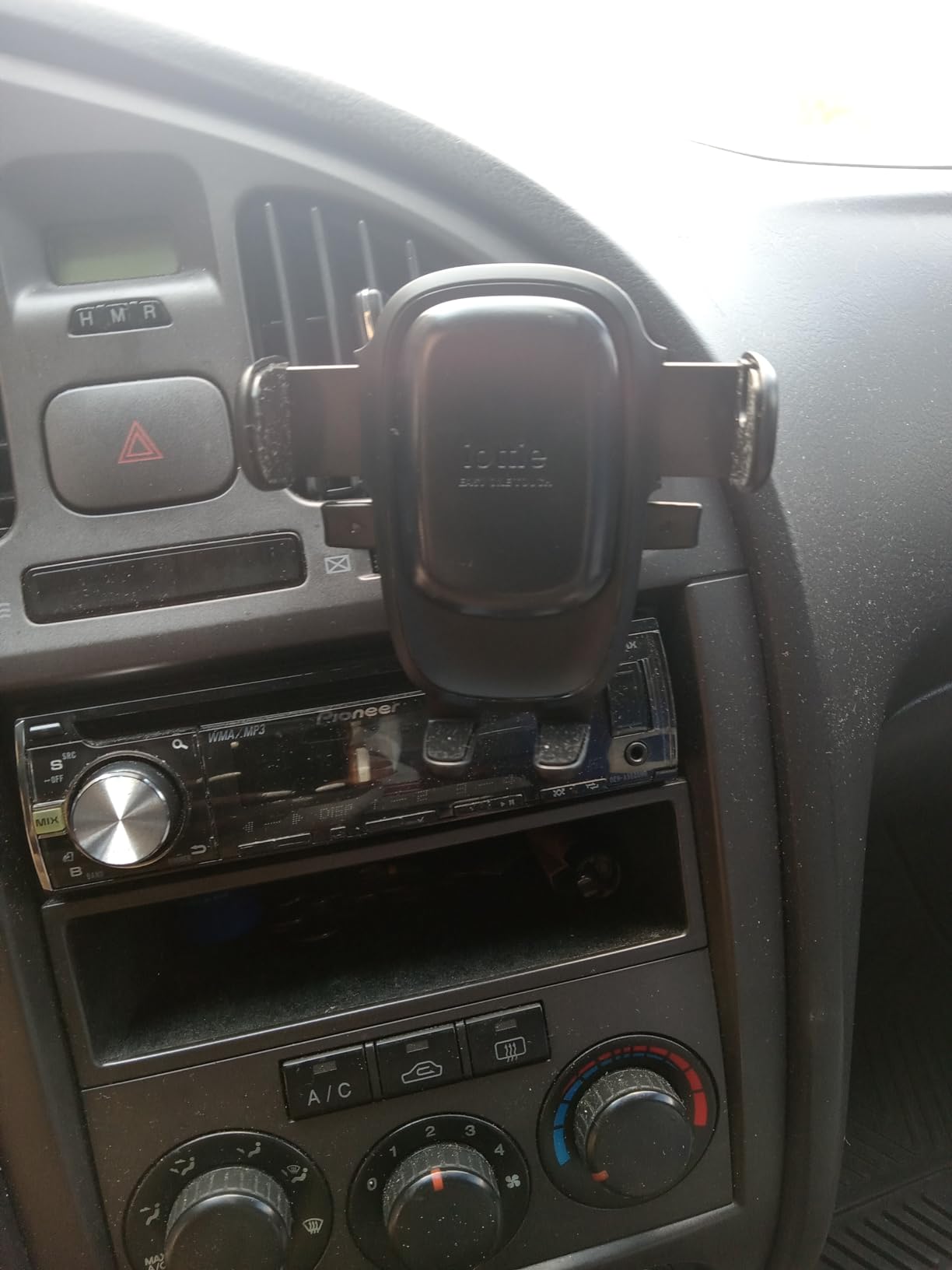 iOttie Easy One Touch Advanced Air Vent Car Phone Mount - Universal Cell Phone Holder for iPhone, Google, Samsung, Moto, LG, and All Other Smartphones customer photo 2