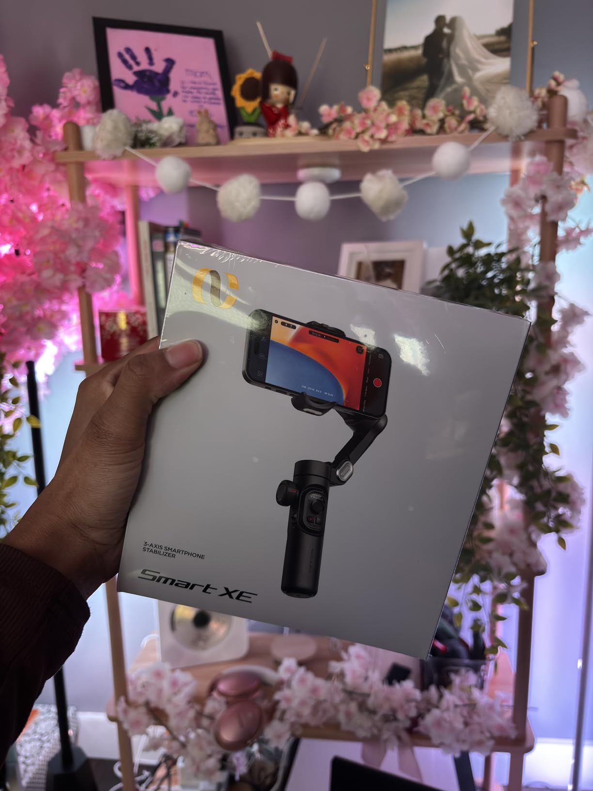 AOCHUAN Phone Gimbal Stabilizer, 3-Axis Smartphone Foldable Handheld Gimbal for iPhone with Focus Wheel, TikTok/YouTube Vlog Stabilizer for iPhone 17/16/15/14/13 Pro Max & Android - Smart XE customer photo 1