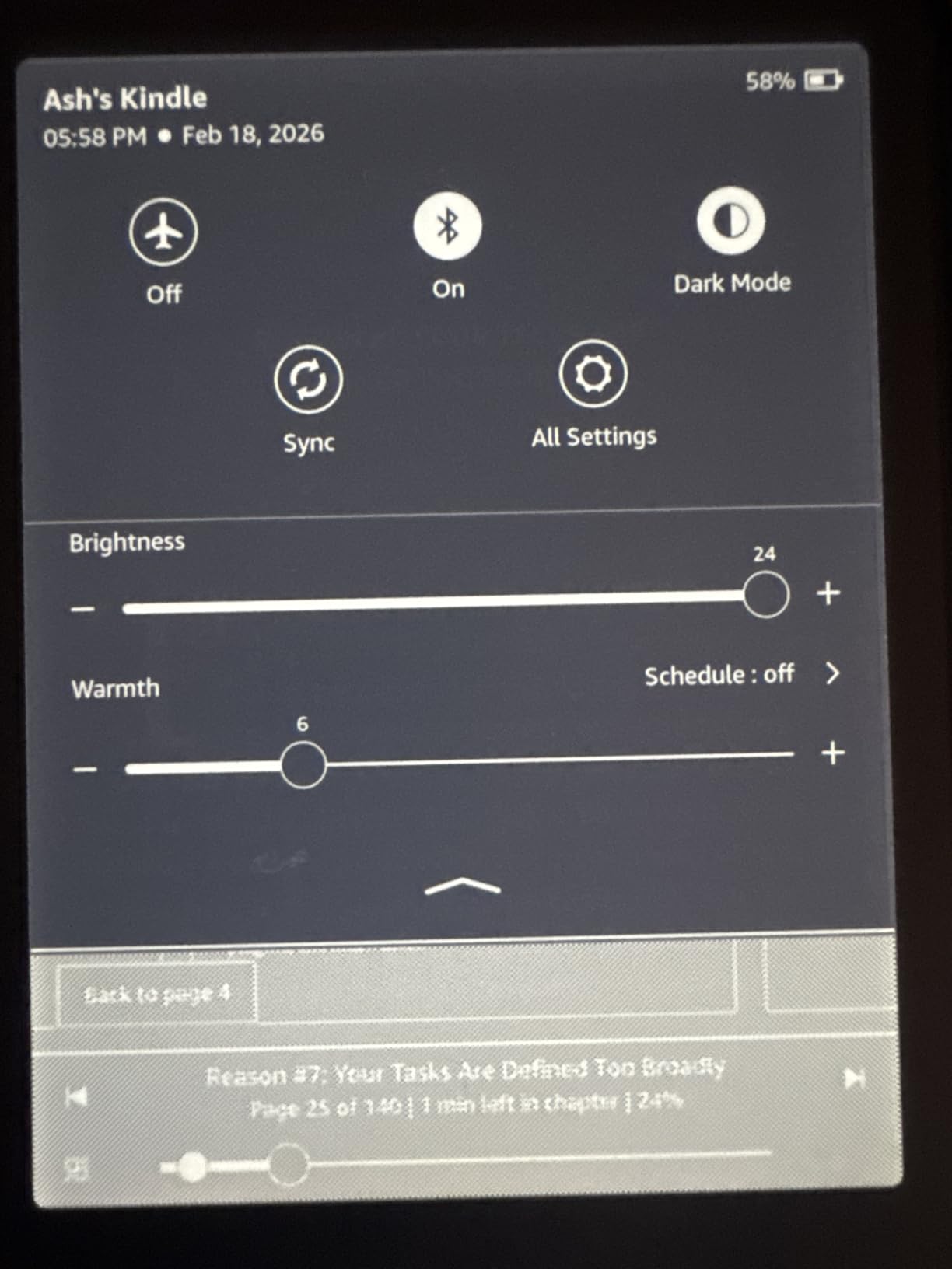 Kindle Paperwhite Signature Edition 32GB (newest model) - 20% faster with auto-adjusting front light, wireless charging, and weeks of battery life - Metallic Jade customer photo 2