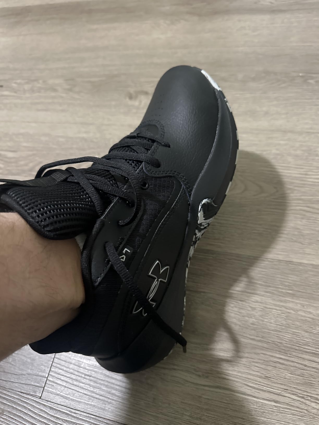 Under Armour Unisex-Adult Lockdown 7 Basketball Shoe customer photo 2