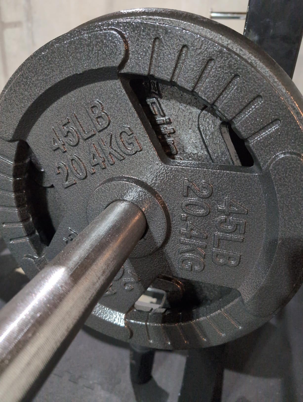Yes4All Tri-Grip Handles Cast Iron Olympic Weight Plates, 2-Inch Weight Plates for Weight Lifting customer photo 2