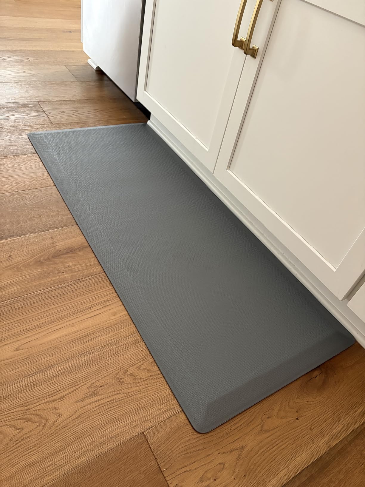 Oophyte Kitchen Mats for Floor, 3/4 inch Thick, 20x39 Anti Fatigue Cushioned Mat, Kitchen Rugs, Waterproof, Comfort Ergonomic Standing Mat for Office, Home, Sink, Black Non-Slip Ridged Bottom customer photo 2