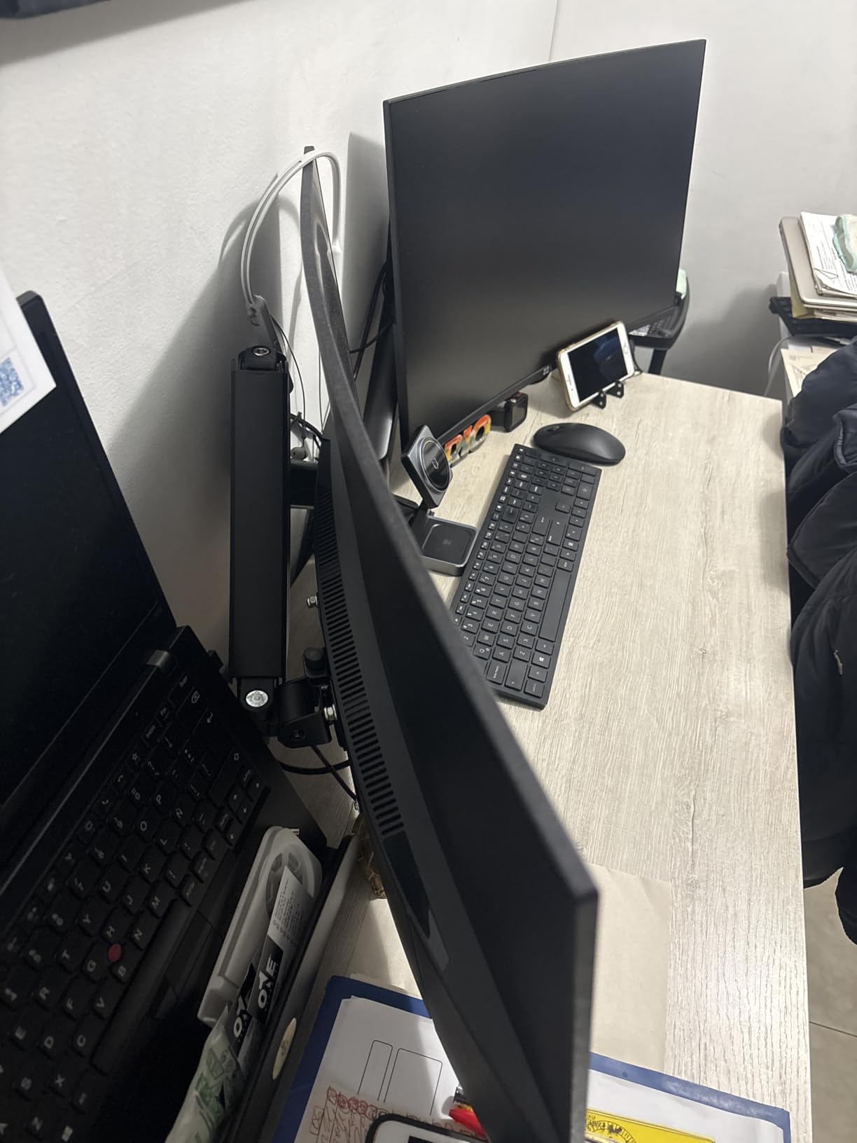 HUANUO Dual Monitor Mount for 2 Monitors up to 32 inches, Each Arm Holds Max 22lbs, Dual Monitor Stand with Advanced System, Height-Adjustable/Tilt/Swivel/Rotate, VESA Standard 75mm or 100mm customer photo 2