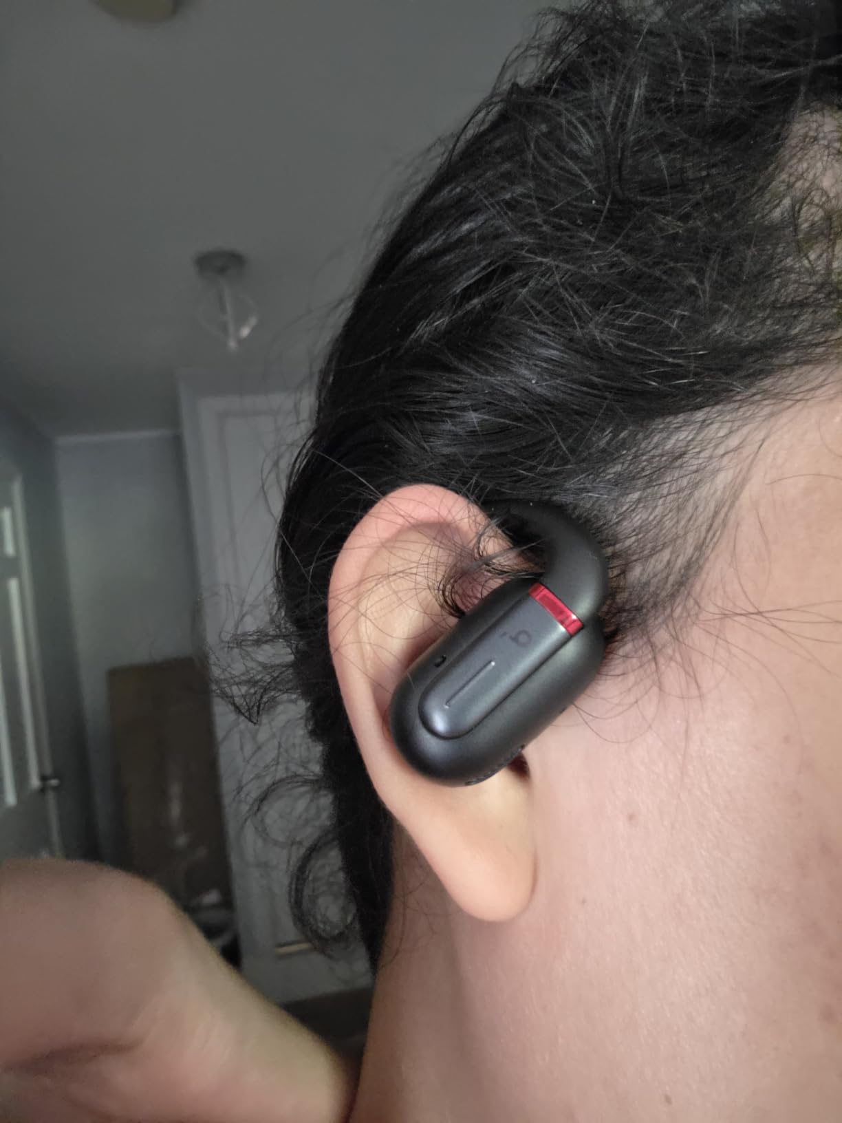 Soundcore by Anker V30i Open-Ear Headphones, Ultra-Comfort, Lightweight Design, Snug Fit, Ergonomic Ear Hooks, Robust Bass, 36H Playtime, Bluetooth 5.3, App Control, Clear Calls, Wireless Earbuds customer photo 1