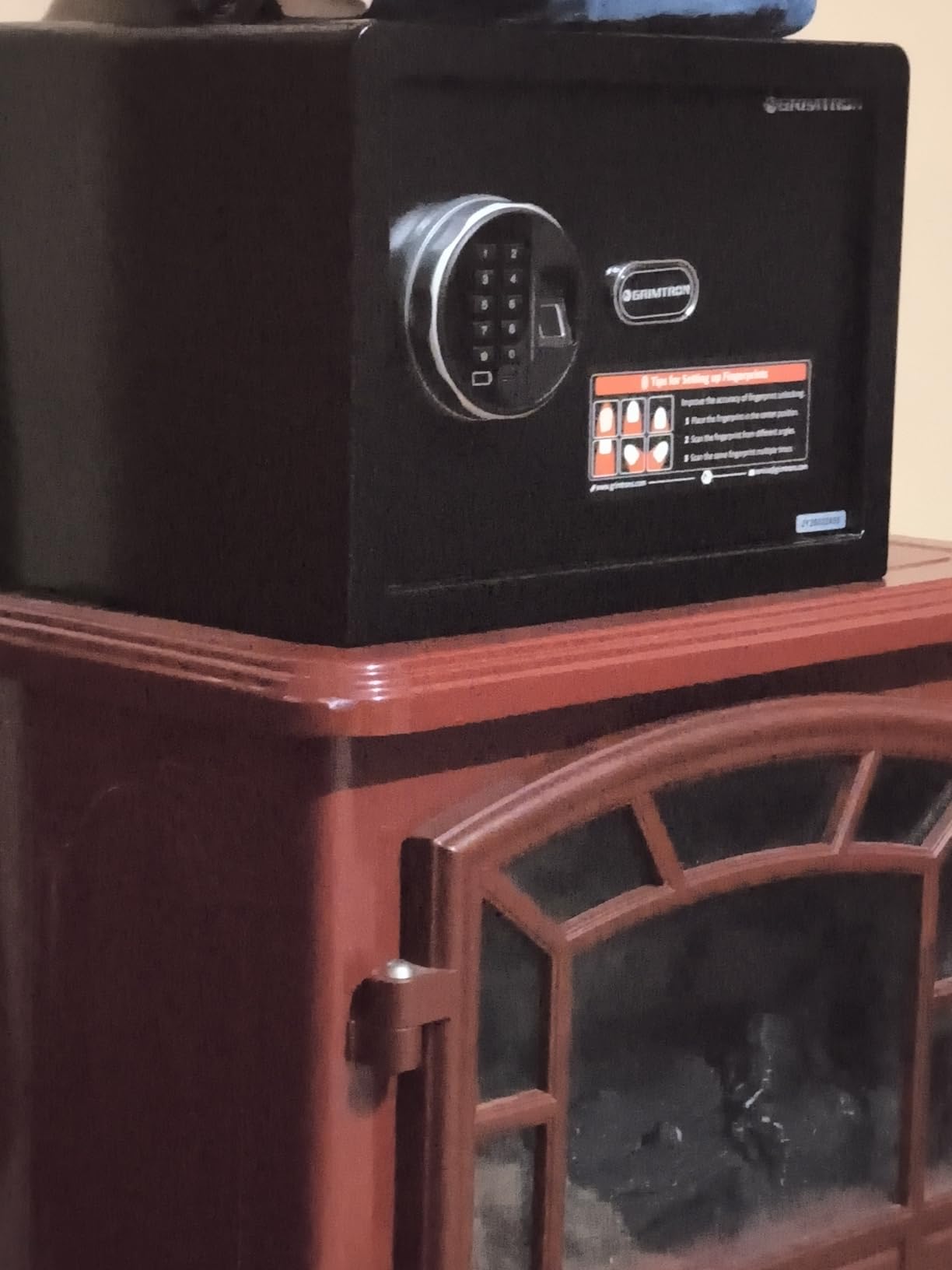 Grimtron Smart Biometric Safe with Fingerprint Lock, Silent Mode, Backlit Keypad and LED Light customer photo 1