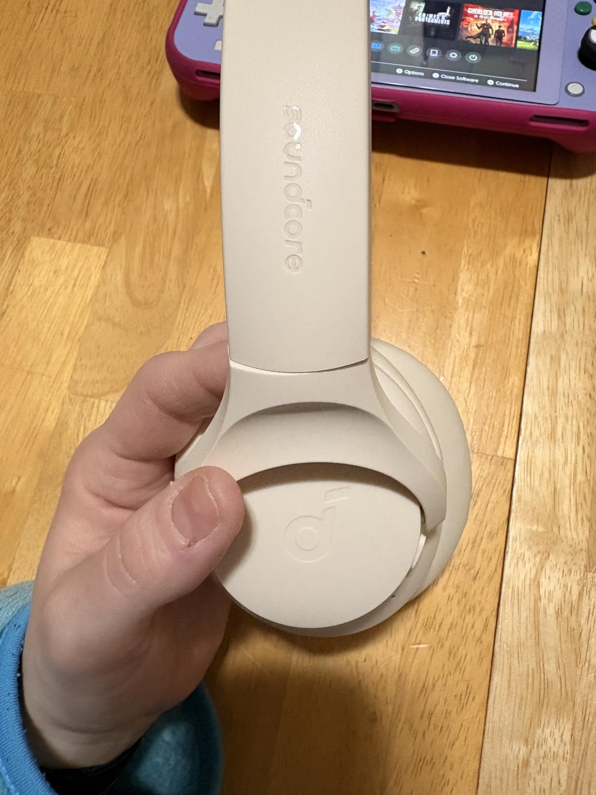 Soundcore by Anker Q20i Hybrid Active Noise Cancelling Headphones, Wireless Over-Ear Bluetooth, 40H Long ANC Playtime, Hi-Res Audio, Big Bass, Customize via an App, Transparency Mode (White) customer photo 1