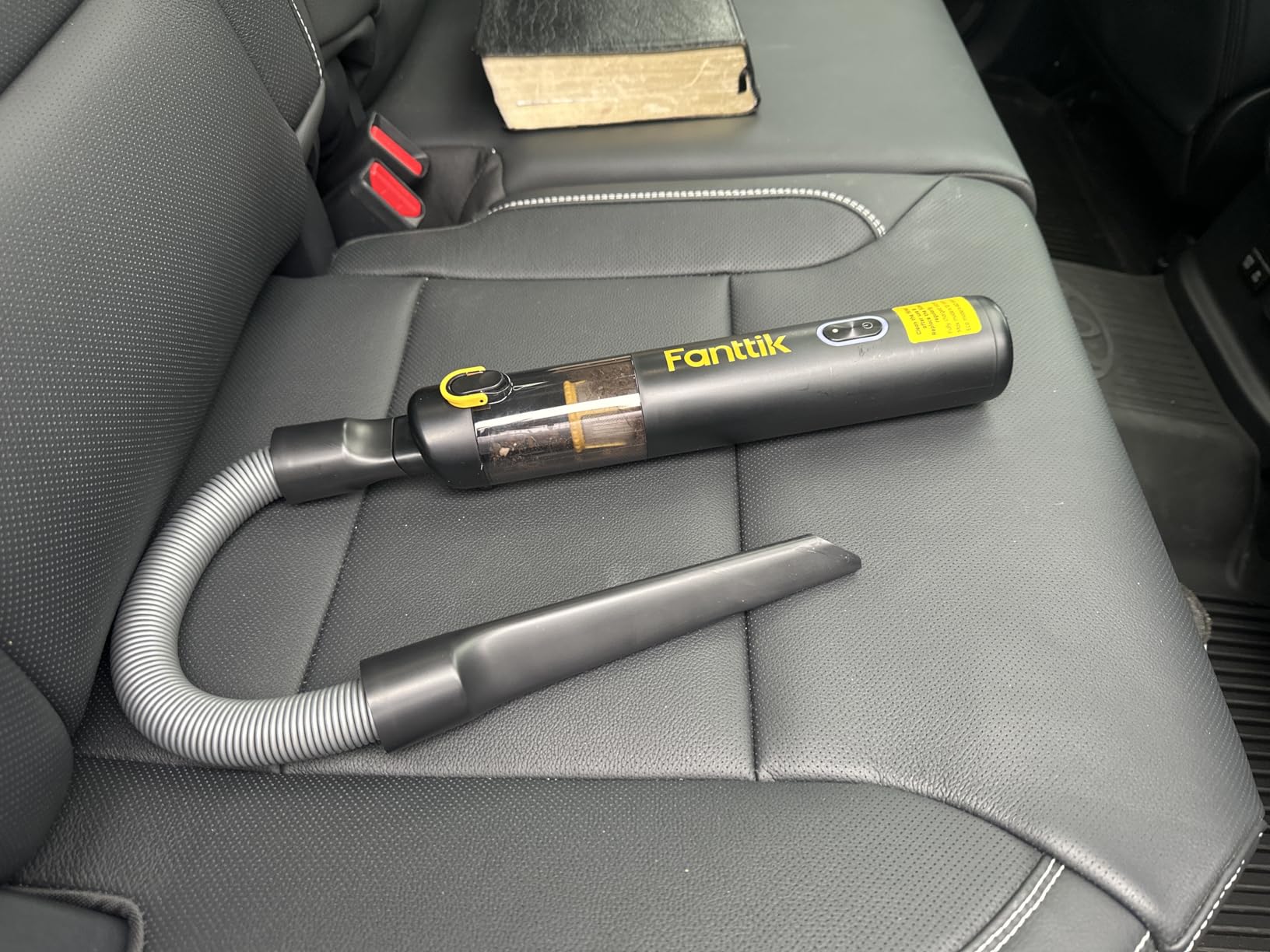 Fanttik Slim V8 APEX Car Vacuum, 4-in-1 Portable Mini Cordless Vacuum with 19000pa Suction Power, Type-C Charge, 2 Suction Modes, Handheld Vacuum for Small Jobs, Car, Office Desk, Keyboards (Black) customer photo 1